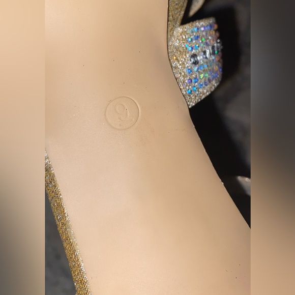 WORN ONCE Women’s heels champagne colored (size 9) - Picture 5 of 5